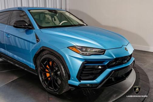 2022 Lamborghini Urus Graphite Capsule