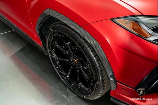 2024 Lamborghini Urus Performante