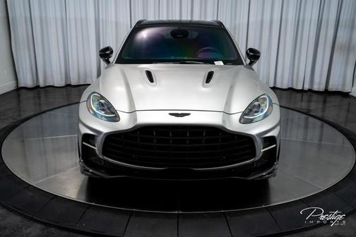 2025 Aston Martin DBX 707