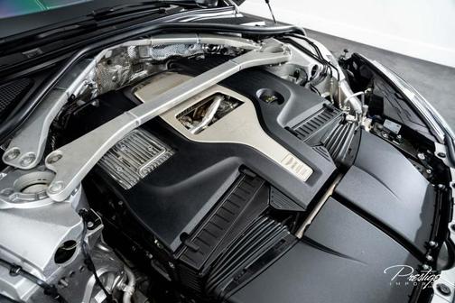 2025 Aston Martin DBX 707