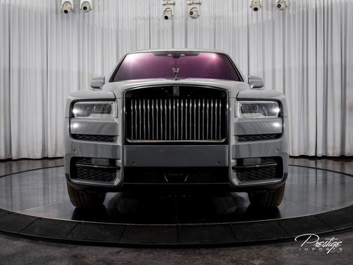 Burnout Gray 2024 Rolls-Royce Cullinan Black Badge