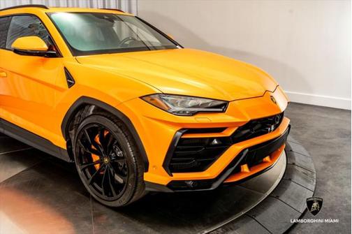 2022 Lamborghini Urus Graphite Capsule
