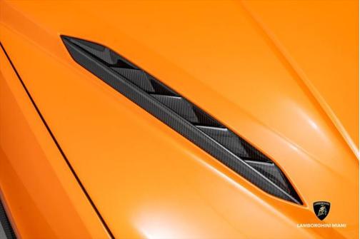 2024 Lamborghini Urus Performante