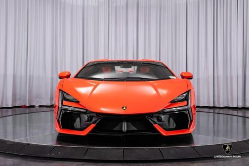 2025 Lamborghini Revuelto