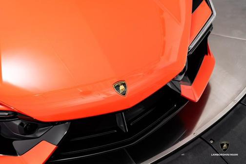 2025 Lamborghini Revuelto