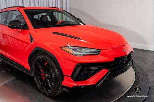 2023 Lamborghini Urus S