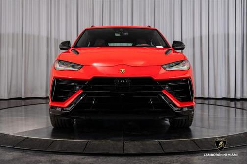 2023 Lamborghini Urus S
