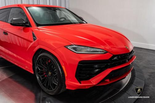 2025 Lamborghini Urus SE