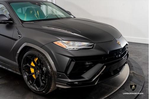 2023 Lamborghini Urus Performante