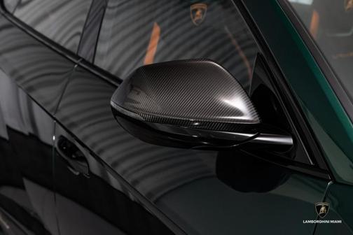 2024 Lamborghini Urus Performante