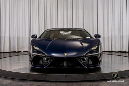 2024 Lamborghini Revuelto 