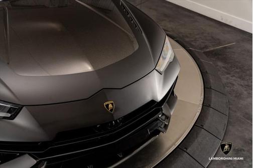 2024 Lamborghini Urus Performante