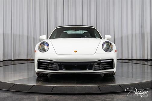 2022 Porsche 911 Carrera