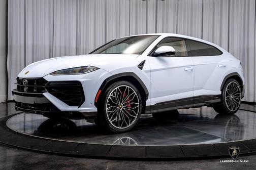2025 Lamborghini Urus SE