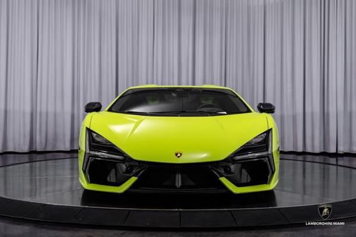 2024 Lamborghini Revuelto 