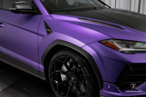 2024 Lamborghini Urus Performante