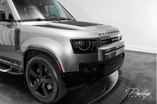 2023 Land Rover Defender 130 X-Dynamic SE