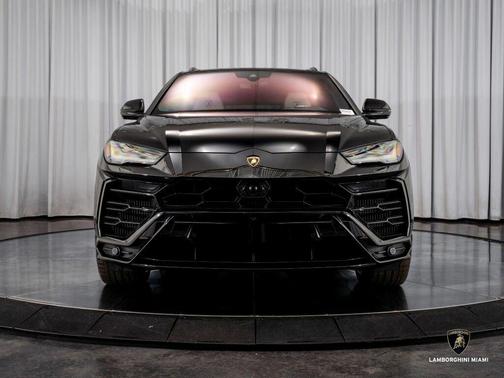 2022 Lamborghini Urus Graphite Capsule