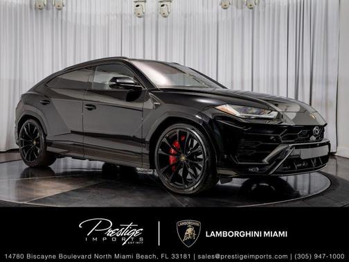 2022 Lamborghini Urus Graphite Capsule