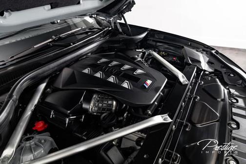 2025 BMW X5 M60i