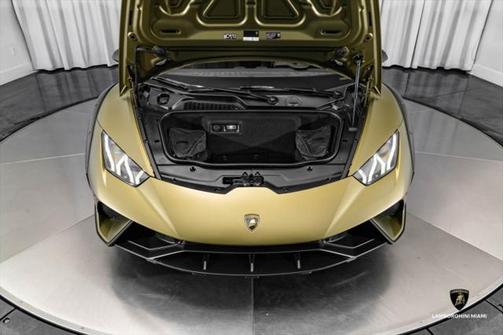 2024 Lamborghini Huracan Sterrato Base