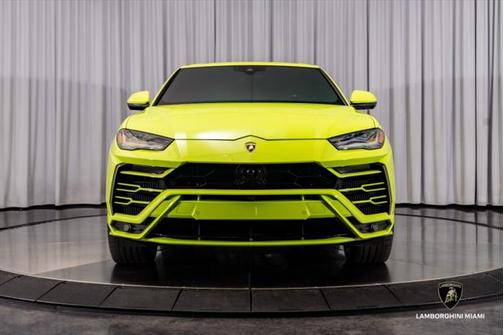 2022 Lamborghini Urus