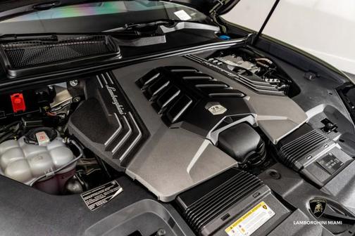 2024 Lamborghini Urus S