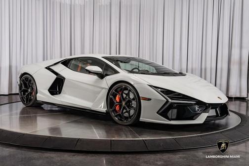 2024 Lamborghini Revuelto Base