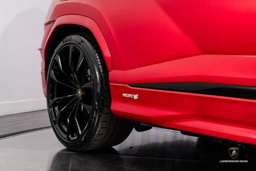 2024 Lamborghini Urus S