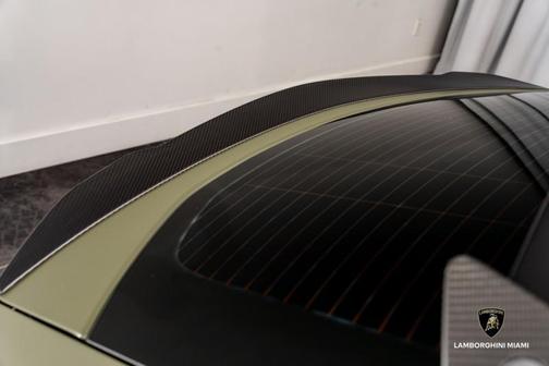 2024 Lamborghini Urus Performante