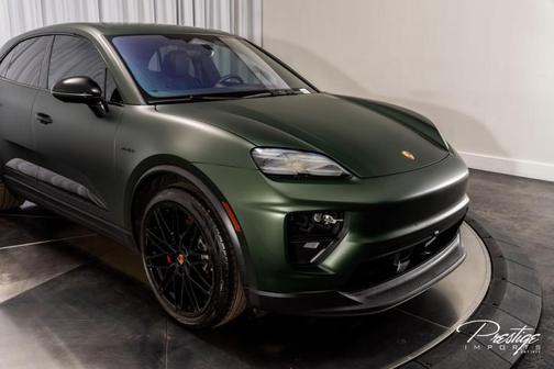 2025 Porsche Macan 4S