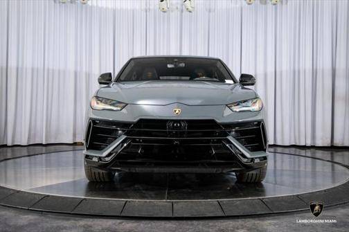 2023 Lamborghini Urus S