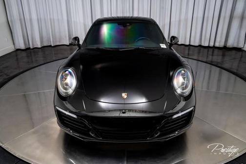 2019 Porsche 911 Carrera