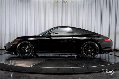 2019 Porsche 911 Carrera