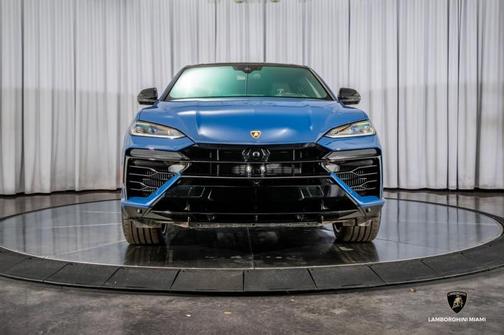 2025 Lamborghini Urus SE