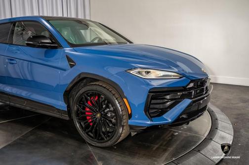 2025 Lamborghini Urus SE