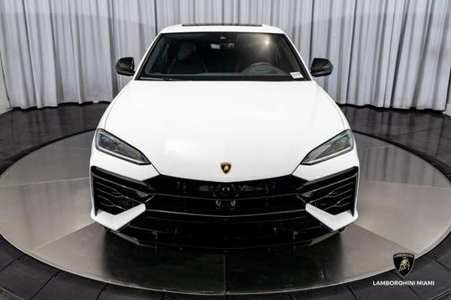 2025 Lamborghini Urus SE
