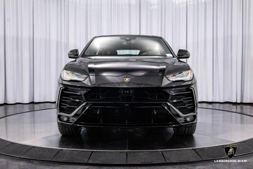 2022 Lamborghini Urus Graphite Capsule