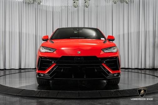 2023 Lamborghini Urus Performante