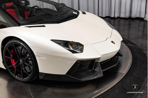 2016 Lamborghini Aventador LP700-4 Pirelli Edition