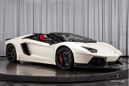 2016 Lamborghini Aventador LP700-4 Pirelli Edition