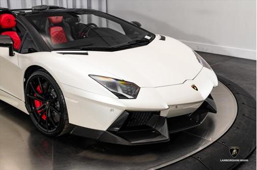 2016 Lamborghini Aventador LP700-4 Pirelli Edition