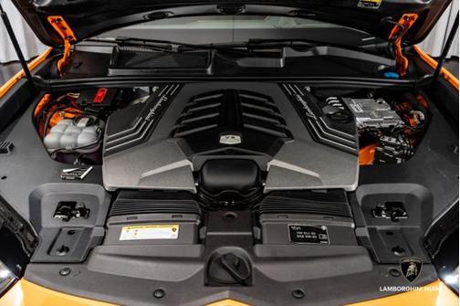 2024 Lamborghini Urus S