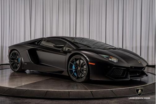 2017 Lamborghini Aventador LP700-4