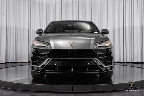 2020 Lamborghini Urus 