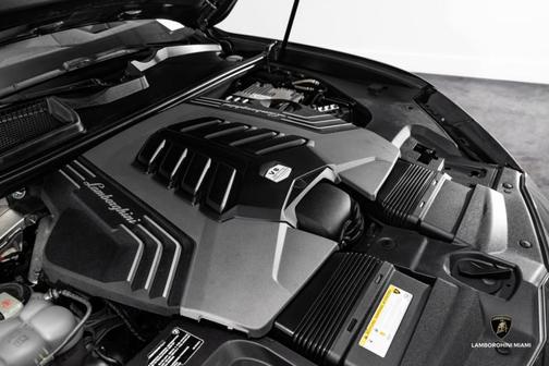 2020 Lamborghini Urus 