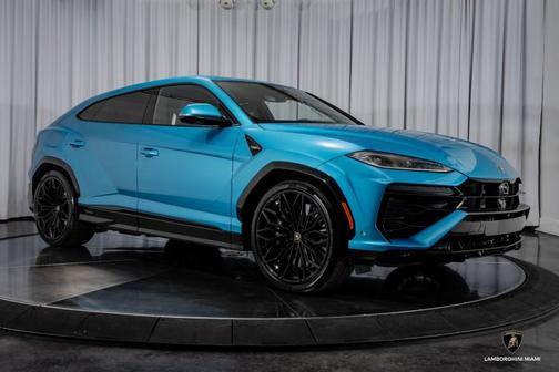 2025 Lamborghini Urus SE