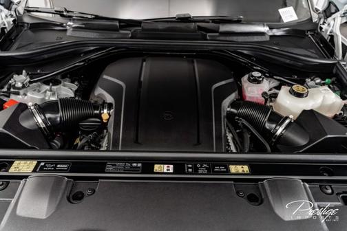 2025 Land Rover Range Rover P615 SV