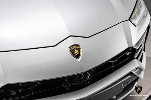 2020 Lamborghini Urus Base