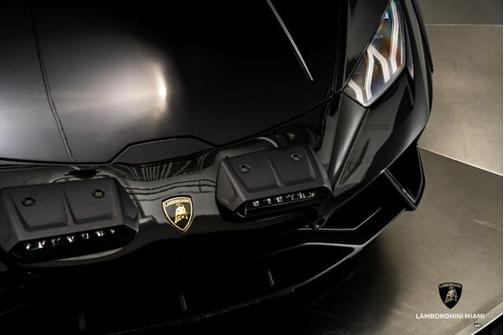 2023 Lamborghini Huracan Sterrato Base